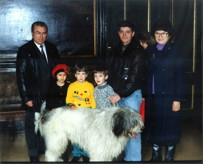 Ursu in Primaria din Bruxelles 1995 - Ursu - etalonul rasei ciobanesc romanesc mioritic