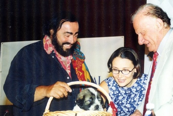 Pavarotti si Roman de Romania 2000 - Personalitati care au caini provenind din Canisa de Romania