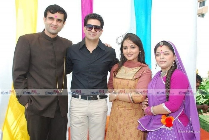 37230394_PQDJWILAT - YEH RISHTA-NEW PHOTOS