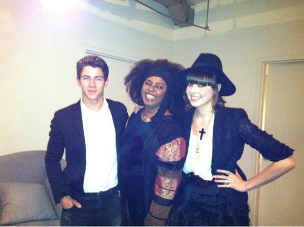 2011-nick-jonas-22140303-600-449 - ALEA ALEA-neinteresant