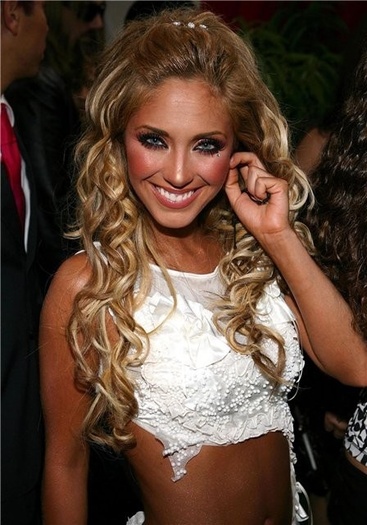 c444a82b4d31 - 00 Anahi 002
