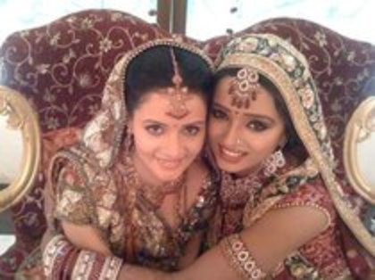 37760089_ZCKTIMKYD - parul chuhan ragni culoarea fericirii
