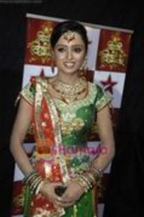 31200191_XIRQPSMYO - parul chuhan ragni culoarea fericirii