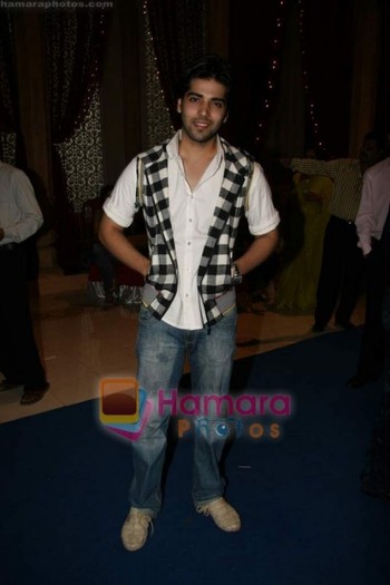 normal_Kinshuk Mahajan at Yeh Rishta serial sangeet on the sets in Filmcity on 14th Jan 2010 (2)