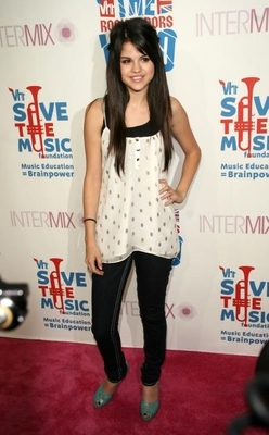 normal_selenafan010 - Intermix celebration of the VH1 Honors to benefit Save The Music