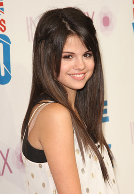 normal_selenafan038 - Intermix celebration of the VH1 Honors to benefit Save The Music