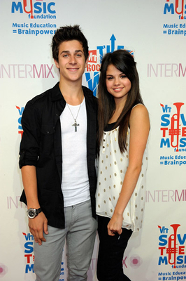 normal_selenafan044 - Intermix celebration of the VH1 Honors to benefit Save The Music