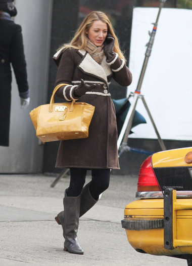 Blake Liveley (104) - x - Blake Lively