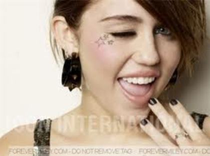 30 - Miley Cyrus este viata mea