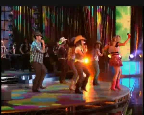 Hannah Montana - Let&#39;s Chill (Ice Cream Freeze) Music Video&rlm; 059 - 0-0 Hannah Montana - Lets Chill -Ice Cream Freeze