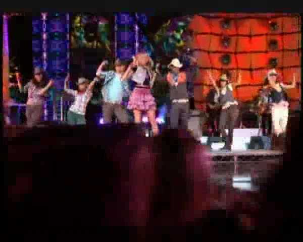 Hannah Montana - Let&#39;s Chill (Ice Cream Freeze) Music Video&rlm; 194