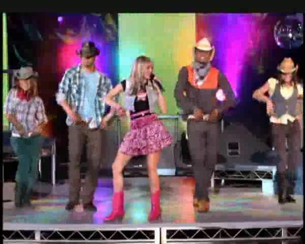 Hannah Montana - Let&#39;s Chill (Ice Cream Freeze) Music Video&rlm; 271