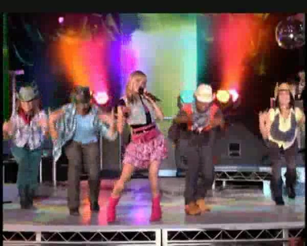 Hannah Montana - Let&#39;s Chill (Ice Cream Freeze) Music Video&rlm; 275