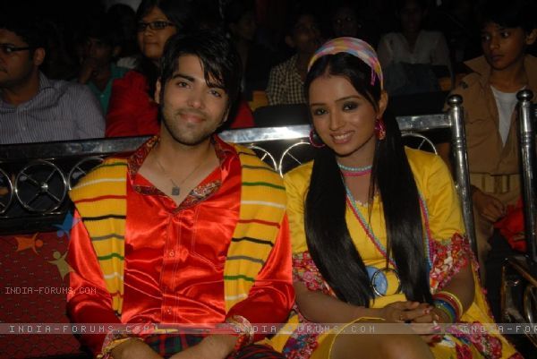 102606-kinshuk-mahajan-and-parul-chauhan-at-zee-tv-diwali-show - ranvir si ragini