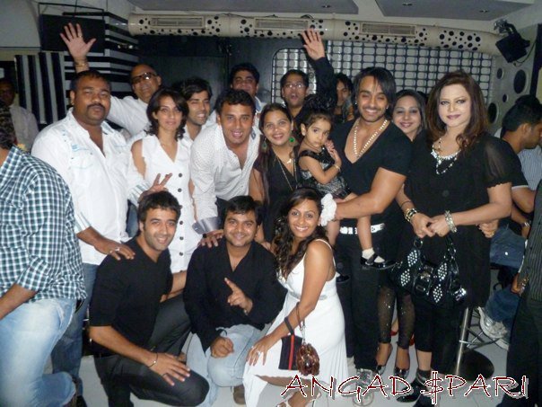 224902_211555042207021_126072107421982_729554_6268249_n - Sapna Babul Ka Bidaai-Culoarea fericirii