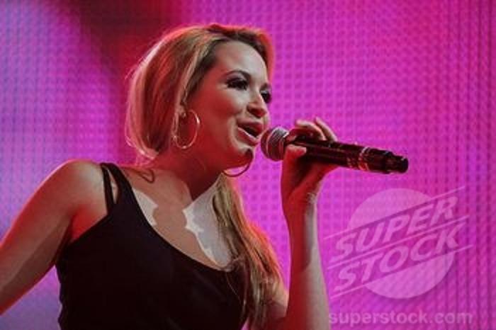 Mandy Capristo (8)