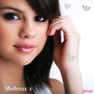 28998659_UPLEQEZWJ - selena gomez