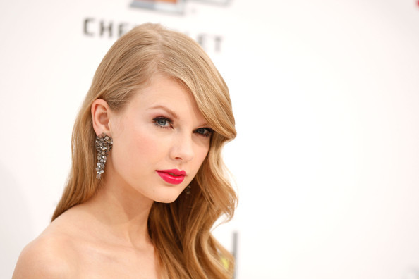 Taylor+Swift+2011+Billboard+Music+Awards+Arrivals+vmRHDPvWdzgl