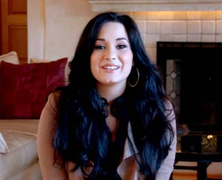 450x364-alg_demi_lovato_video
