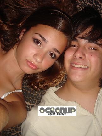 demi-lovato-boyfriend-together-thumb-440x586