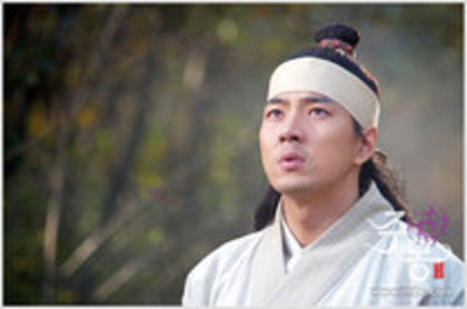 33286356_MARTBVGTC - legendele palatului pr jumong