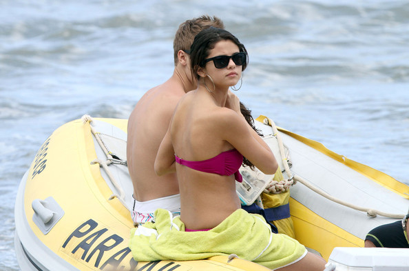 Selena+Gomez+Justin+Bieber+Selena+Gomez+Enjoying+6A4gE4-xB_4l