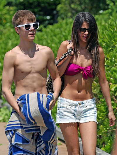 Selena+Gomez+Selena+Gomez+Justin+Bieber+Hawaii+uVqXjoWwMosl