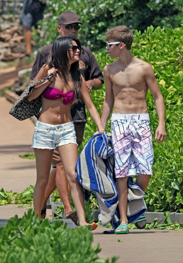 Selena+Gomez+Selena+Gomez+Justin+Bieber+Hawaii+zG404hNJ2hMl