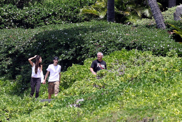 Selena+Gomez+Selena+Gomez+Justin+Bieber+Hawaii+54IDf_dN11Cl