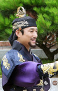 20735493_ZNMFKPMTE - regele sukjong