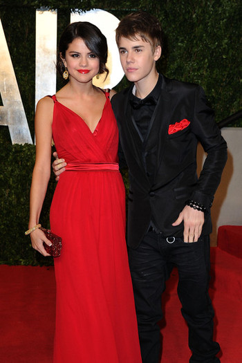 Selena+Gomez+2011+Vanity+Fair+Oscar+Party+Ee6dc3JOKRIl (1) - selena gomez imagini inedite si rare
