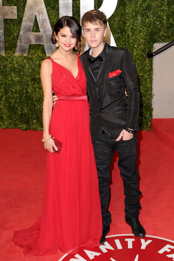 Selena+Gomez+2011+Vanity+Fair+Oscar+Party+p3TlCLVDSx9l - selena gomez imagini inedite si rare