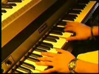 03. Que Fu矄el Amor - Confesiones En Concierto (25.07.07)-4 - 00 RBD Concierto Confesiones