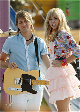 Miley-hannah-montana-6842208-280-390 - poze noi miley-hannah