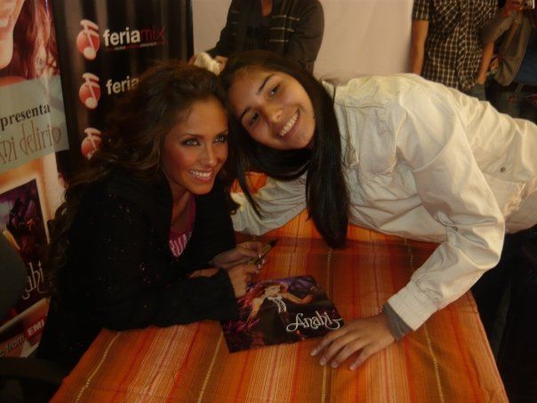 066 - 00 Any Tarde de Autografos na Feira Mix em Santiago Chile