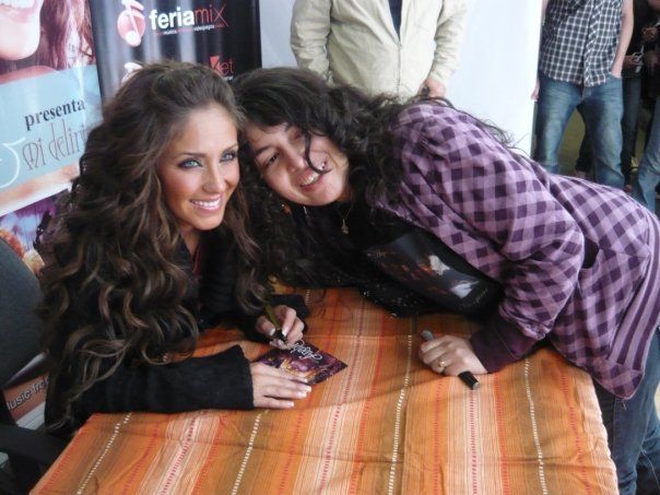 076 - 00 Any Tarde de Autografos na Feira Mix em Santiago Chile
