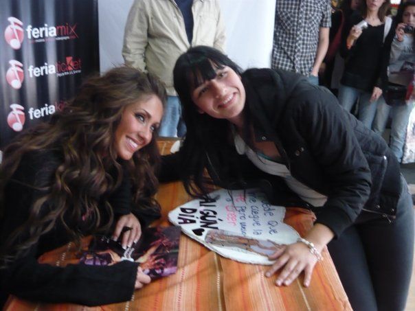 077 - 00 Any Tarde de Autografos na Feira Mix em Santiago Chile