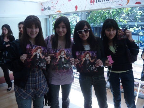097 - 00 Any Tarde de Autografos na Feira Mix em Santiago Chile