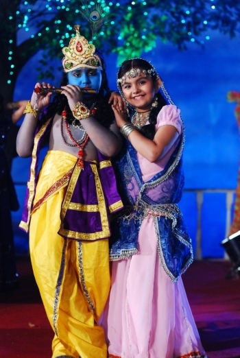 Dev-Radhika-as-kids - Choti Bahu sezonul 2