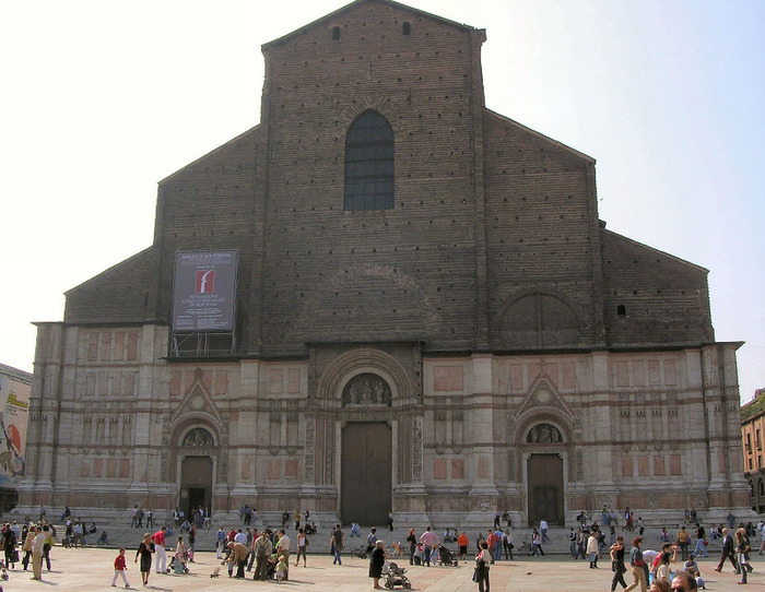 San-Petronio-Italia - CONCURS CELE MAI FRUMOASE CLADIRI DIN LUME