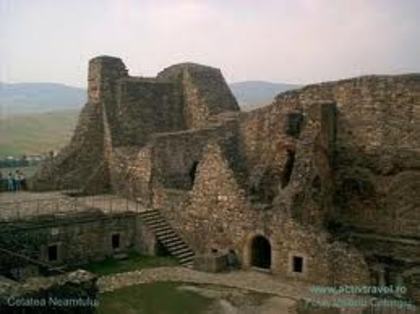 Cetatea Neamt-Romania - CONCURS CELE MAI FRUMOASE CLADIRI DIN LUME