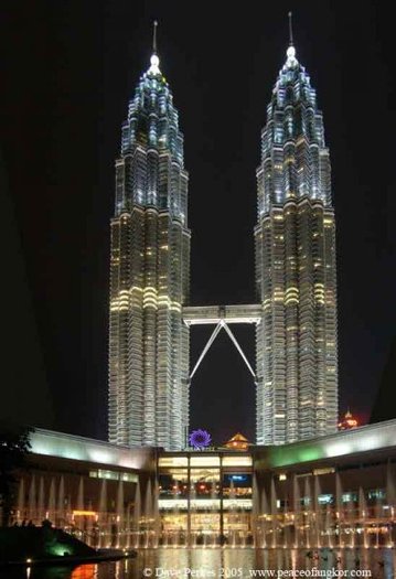 Turnurile Petronas sau Turnurile Gemene-Malaiezia(din pacate nu mai exista) - CONCURS CELE MAI FRUMOASE CLADIRI DIN LUME