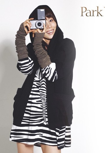 Intelligent%20and%20elegant%20Korean%20actress%20Park%20Ye%20Jin%20picture%20(22)