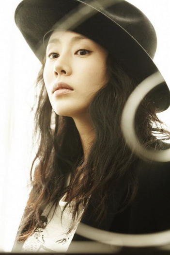 Intelligent%20and%20elegant%20Korean%20actress%20Park%20Ye%20Jin%20picture%20(101)