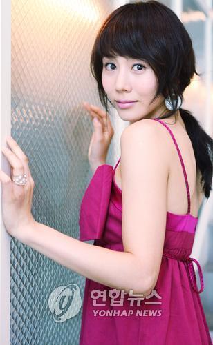 Intelligent%20and%20elegant%20Korean%20actress%20Park%20Ye%20Jin%20picture%20(169)