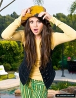 MKXIXNEYWMPVDWVBTOV - Sedinta foto Selena gomez 1