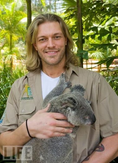 Hey tyff..iesi undeva in seara asta??:D