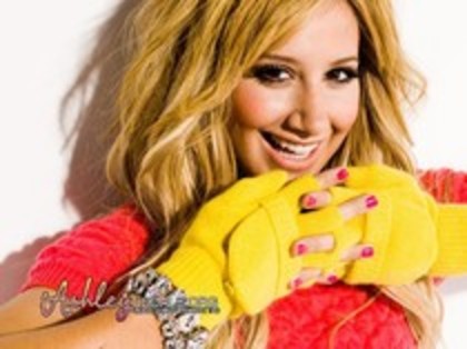 13548765_KIHGZVWEA - Sedinta foto ashley tisdale 2