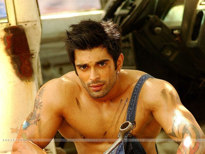 30195-karan-singh-grover - My idol-boy