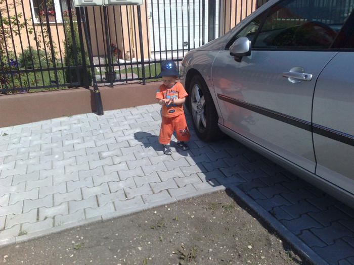 am bagat iarà mina la roatà si m-am murdàrit